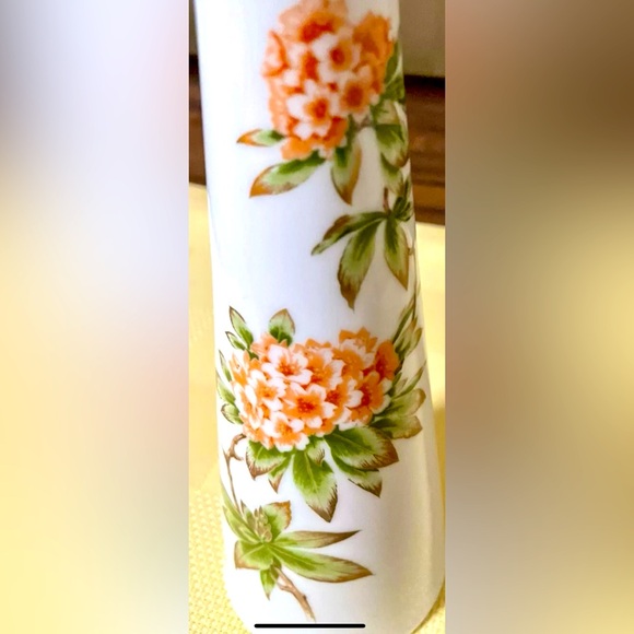 Vintage AK Kaiser West Germany Rosana Porcelain Bud Vase 9 3/4” Tall - Picture 6 of 7